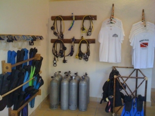  Dive shop